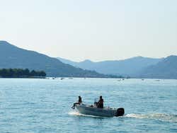 Lago de Iseo, surcando el lago en barca