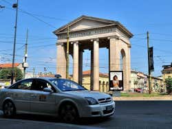 Taxi de Milan en Porta Ticinese